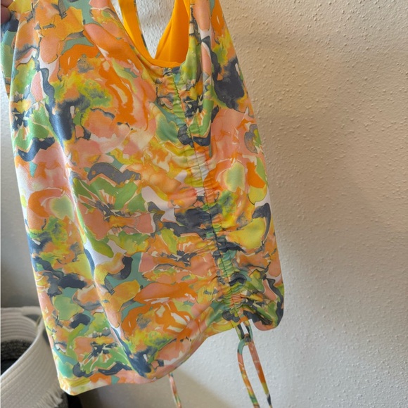 Fabletics patterned tank - Picture 4 of 4